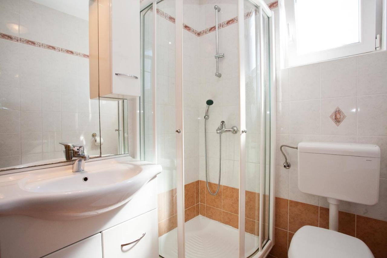 Apartments Glibo Near The Sea And Town Center! Кърк Екстериор снимка